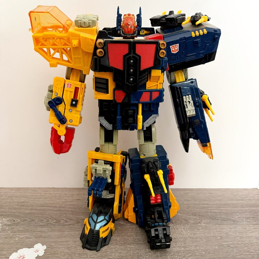 Hasbro Transformers Energon Omega Supreme Autobot Action Figure Vintage 2004 EUC